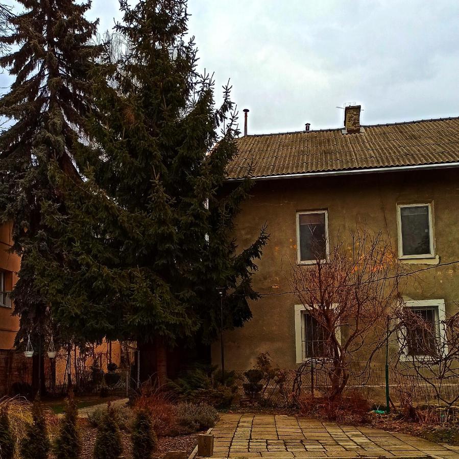 Apartment On Zaliznychna Lviv Eksteriør bilde