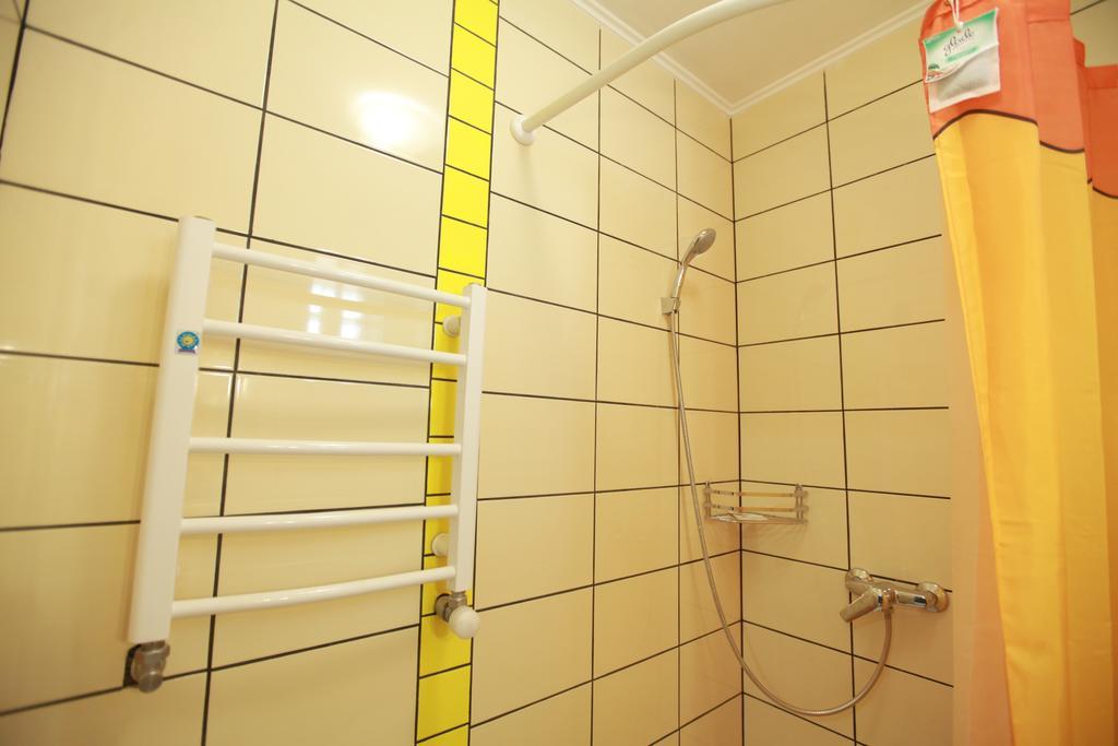 Apartment On Zaliznychna Lviv Rom bilde