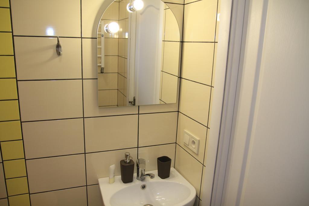 Apartment On Zaliznychna Lviv Eksteriør bilde