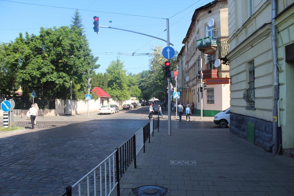 Apartment On Zaliznychna Lviv Eksteriør bilde